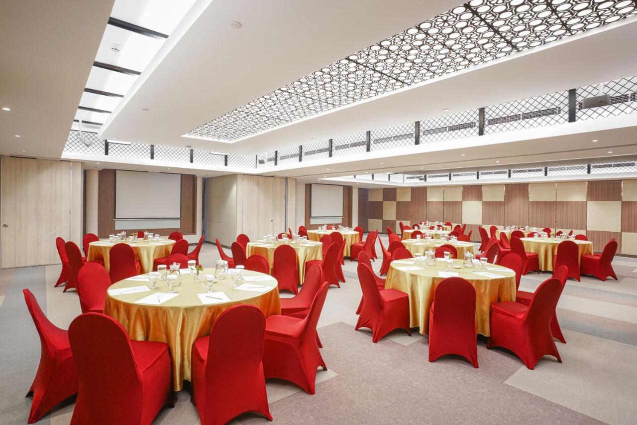 Aston Kemayoran City Hotel Джакарта Экстерьер фото