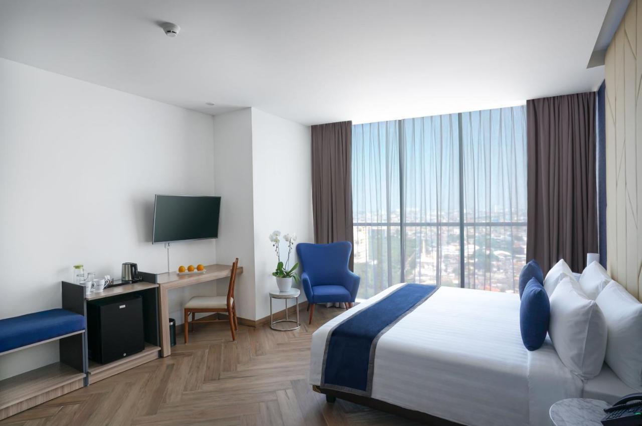 Aston Kemayoran City Hotel Джакарта Экстерьер фото